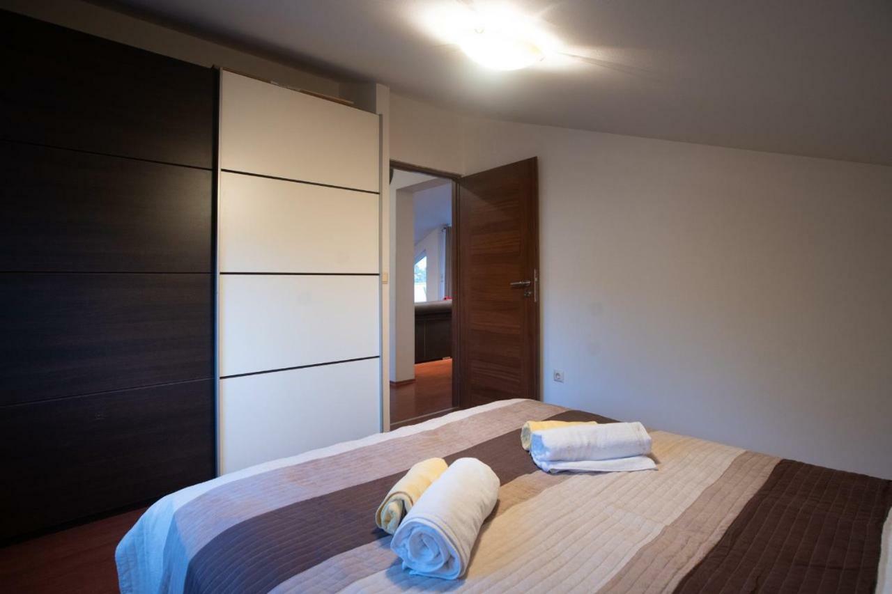 Apartman Nane Banjol Exterior photo