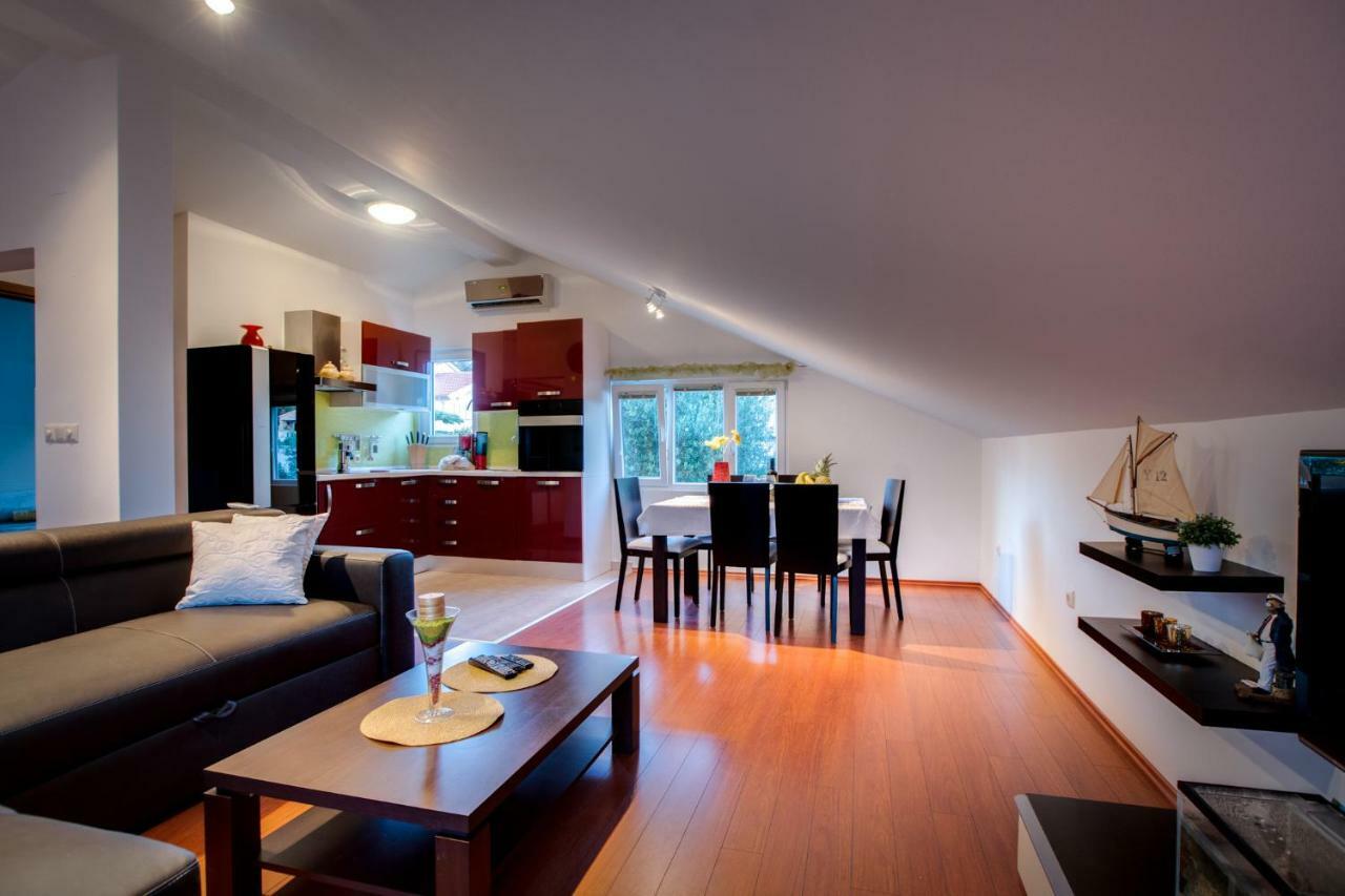Apartman Nane Banjol Exterior photo